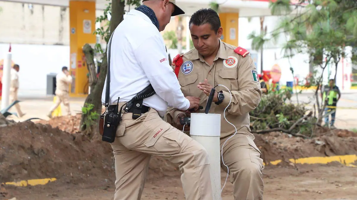 Clausura gasolinera que provocó filtración de combustible en Tonalá